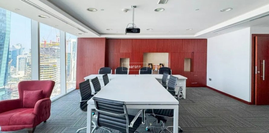 Zyrë në Business Bay, Dubai, Emiratet e Bashkuara Arabe 289.1 m2. № 624378