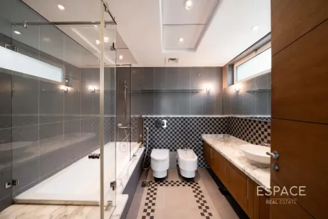 Villa zum Verkauf in Jumeirah Park, Dubai, VAE 4 Schlafzimmer, 455 m2 Nr. 737953 - Foto 10