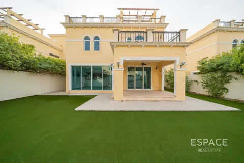 Villa zum Verkauf in Jumeirah Park, Dubai, VAE 4 Schlafzimmer, 455 m2 Nr. 737953 - Foto 17