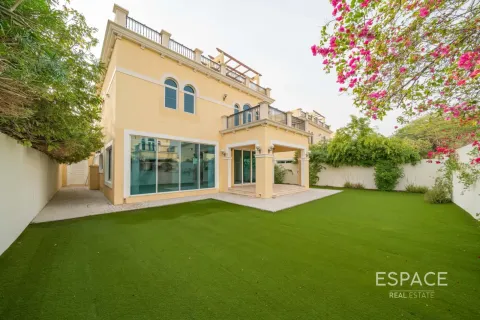 Villa zum Verkauf in Jumeirah Park, Dubai, VAE 4 Schlafzimmer, 455 m2 Nr. 737953 - Foto 18