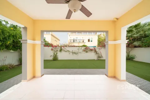 Villa zum Verkauf in Jumeirah Park, Dubai, VAE 4 Schlafzimmer, 455 m2 Nr. 737953 - Foto 16