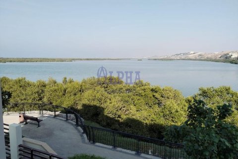 Снять в аренду виллу в Mina Al Arab, Рас-эль-Хайма, ОАЭ 3 спальни, 230.1м2, № 614913 - фото 3