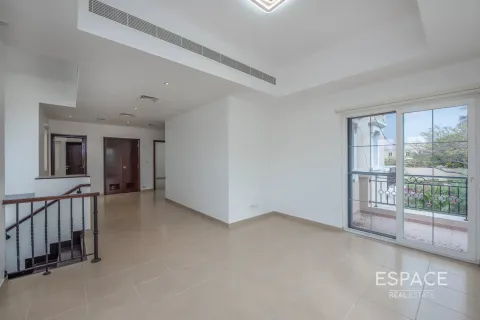 Villa te huur in Arabian Ranches, Dubai, VAE 4 slaapkamers, 361 vr.m., nr 661337 - foto 6