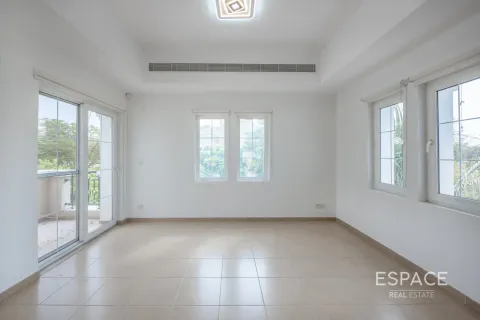 Villa te huur in Arabian Ranches, Dubai, VAE 4 slaapkamers, 361 vr.m., nr 661337 - foto 7