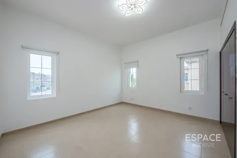 Villa te huur in Arabian Ranches, Dubai, VAE 4 slaapkamers, 361 vr.m., nr 661337 - foto 10