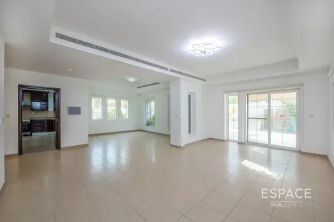 Villa te huur in Arabian Ranches, Dubai, VAE 4 slaapkamers, 361 vr.m., nr 661337 - foto 2