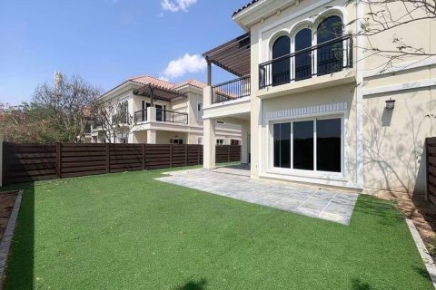Vila u Dubai, UAE 4 spavaćih soba, 352.8 m2 Br. 720413 - fotografija 2
