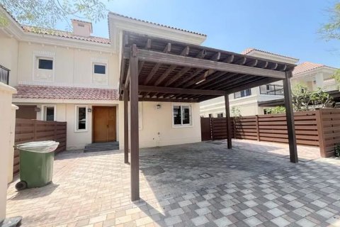 Vila u Dubai, UAE 4 spavaćih soba, 352.8 m2 Br. 720413 - fotografija 12