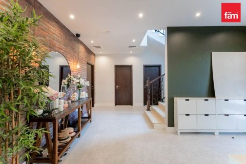 Vila u Dubai, UAE 4 spavaćih soba, 594.6 m2 Br. 720416 - fotografija 5