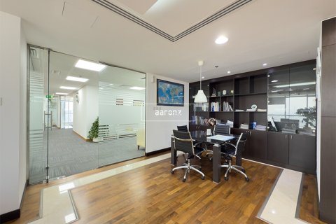 Office in Jumeirah Lake Towers, Dubai, UAE 456 sq.m. № 624271 - photo 9
