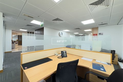 Office in Jumeirah Lake Towers, Dubai, UAE 456 sq.m. № 624271 - photo 18