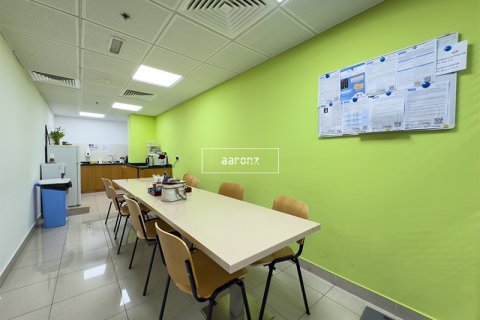 Office in Jumeirah Lake Towers, Dubai, UAE 456 sq.m. № 624271 - photo 24