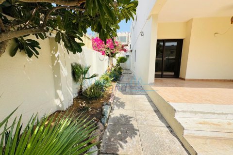 Villa itt: Jumeirah, Dubai, EAE, 5 hálószoba, 371.6 m², azonosító: 646662 - fénykép 35