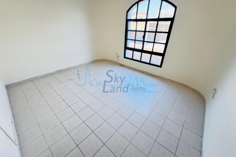 Vila di Al Barsha, Dubai, UAE 6 bilik tidur, 371.6 meter persegi № 646663 - foto 16