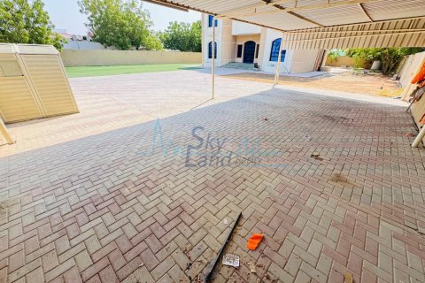 Vila di Al Barsha, Dubai, UAE 6 bilik tidur, 371.6 meter persegi № 646663 - foto 25