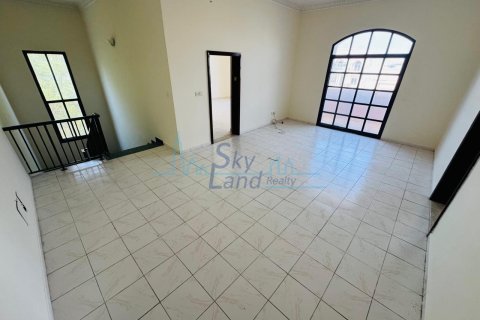 Vila di Al Barsha, Dubai, UAE 6 bilik tidur, 371.6 meter persegi № 646663 - foto 4