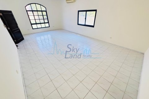 Vila di Al Barsha, Dubai, UAE 6 bilik tidur, 371.6 meter persegi № 646663 - foto 12