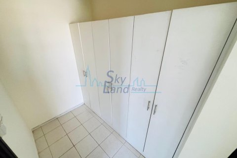 Vila di Al Barsha, Dubai, UAE 6 bilik tidur, 371.6 meter persegi № 646663 - foto 21