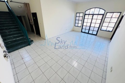 Vila di Al Barsha, Dubai, UAE 6 bilik tidur, 371.6 meter persegi № 646663 - foto 5