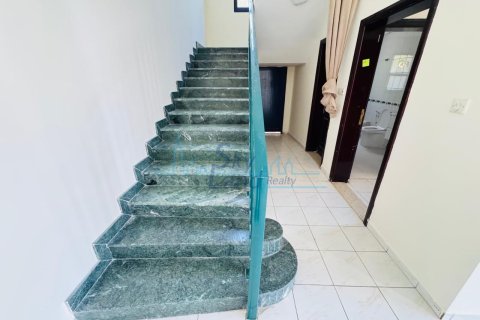 Vila di Al Barsha, Dubai, UAE 6 bilik tidur, 371.6 meter persegi № 646663 - foto 6