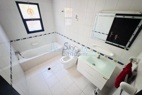 Vila di Al Barsha, Dubai, UAE 6 bilik tidur, 371.6 meter persegi № 646663 - foto 15