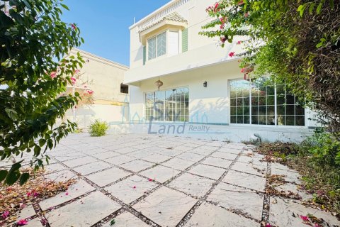 Villa itt: Jumeirah, Dubai, EAE, 4 hálószoba, 325.2 m², azonosító: 646661 - fénykép 2