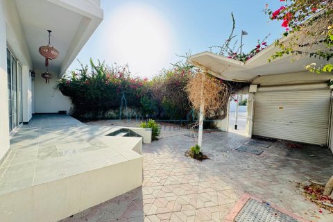 Villa itt: Jumeirah, Dubai, EAE, 4 hálószoba, 325.2 m², azonosító: 646661 - fénykép 28