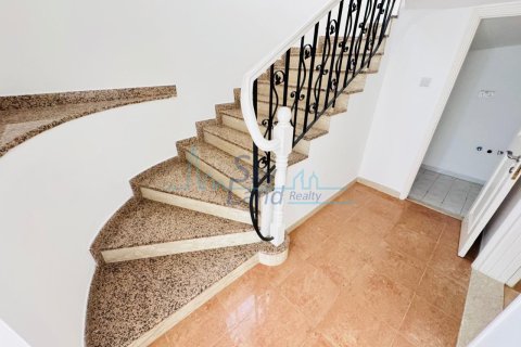 Villa itt: Jumeirah, Dubai, EAE, 4 hálószoba, 325.2 m², azonosító: 646661 - fénykép 4
