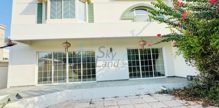 Vila v Jumeirah, Dubai, SAE 4 ložnice, 325.2 m² Č.: 646661