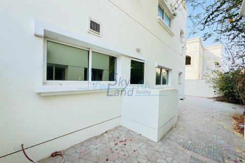 Villa itt: Jumeirah, Dubai, EAE, 4 hálószoba, 325.2 m², azonosító: 646661 - fénykép 16