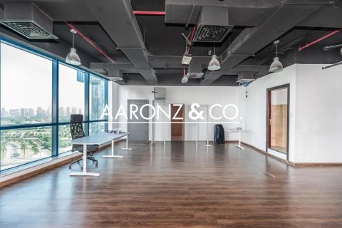 Iroda itt: Jumeirah Lake Towers, Dubai, EAE, 68 m², azonosító: 679386