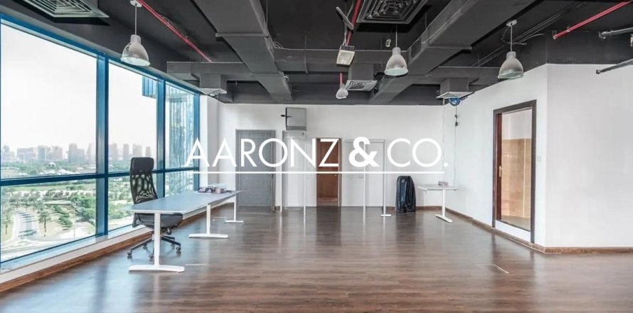 Офіс в Джумейра Лейк Тауэрс, Дубай, ОАЕ 68м2 № 679386