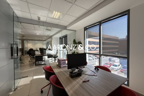 Oficiu de închiriat în Dubai Investment Park, Dubai, EAU 134 mp.  №679390 - poză 4
