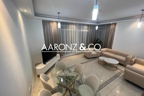 Huoneisto Dubai Marina, Arabiemiraatit 2 makuuhuonetta, 176 m2 № 679385 - kuva 1