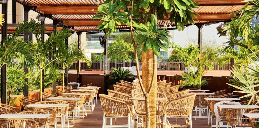 Business Bay, Dubai, UAE의 가게 527.5제곱미터 번호 590491
