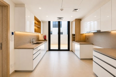 Villa te huur in Jebel Ali, Dubai, VAE 4 slaapkamers, 656.53 vr.m., nr 764382 - foto 4