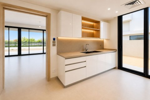Villa te huur in Jebel Ali, Dubai, VAE 4 slaapkamers, 656.53 vr.m., nr 764382 - foto 6