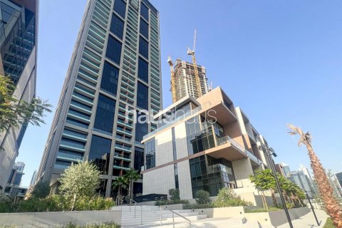 Apartment in Business Bay, Dubai, UAE 2 bedrooms, 121 sq.m. № 625540 - photo 2