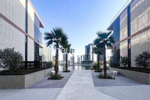 Apartment in Business Bay, Dubai, UAE 2 bedrooms, 121 sq.m. № 625540 - photo 11