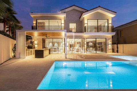 Vilë në Jumeirah Golf Estates, Dubai, Emiratet e Bashkuara Arabe 7 dhoma gjumi, 876.91 m2. № 745750