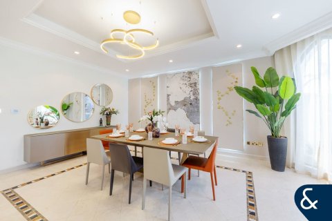 Vila u Palm Jumeirah, Dubai, UAE 4 spavaćih soba, 1245 m2 Br. 667895 - fotografija 6