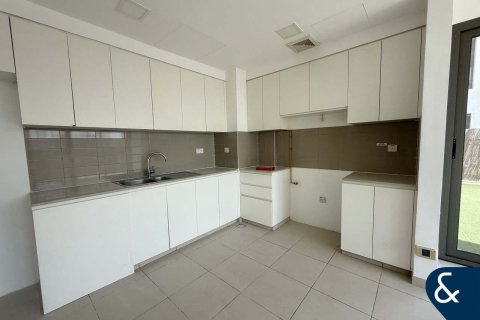 Apartment in Town Square, Dubai, UAE 2 bedrooms, 147 sq.m. № 667916 - photo 14