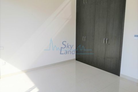 Vilë në Umm Suqeim, Dubai, Emiratet e Bashkuara Arabe 5 dhoma gjumi, 464.5 m2. № 632285 - Foto 9