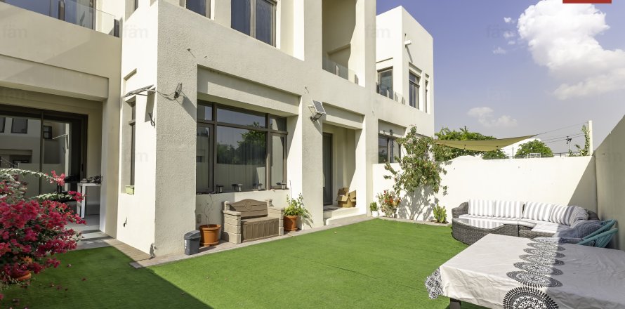 Таунхаус в Рим, Дубай, ОАЕ 3 спальні, 233.7м2 № 660385