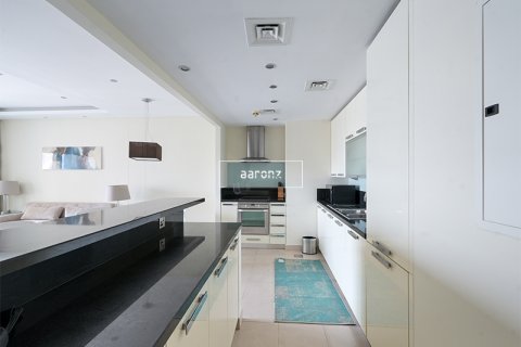 Apartment in Jumeirah Lake Towers, Dubai, UAE 2 bedrooms, 120.5 sq.m. № 632206 - photo 9
