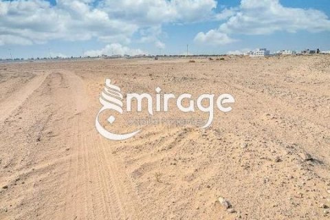 Pozemek v Al Shamkha, Abu Dhabi, SAE 2570 m² Č.: 597237 - fotografie 2