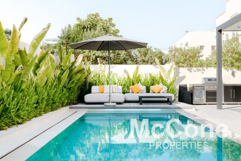 Villa in Meadows, Dubai, UAE 4 bedrooms, 538.84 sq.m. № 587462 - photo 2