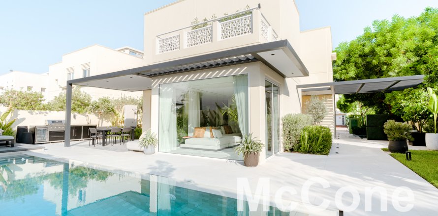 Villa in Meadows, Dubai, UAE 4 bedrooms, 538.84 sq.m. № 587462