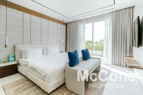 Villa in Meadows, Dubai, UAE 4 bedrooms, 538.84 sq.m. № 587462 - photo 16