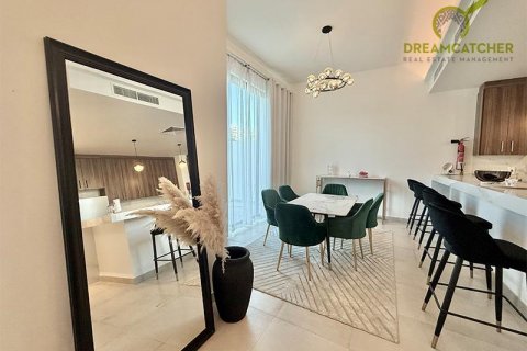Зняти в оренду віллу в Mina Al Arab, Рас-эль-Хайма, ОАЕ 3 спальні, 290.6м2, № 588583 - фото 13